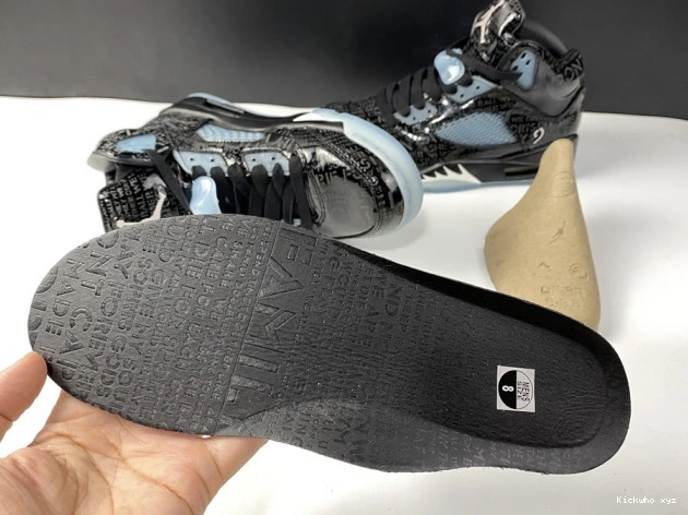 633068-010 5 Retro Jordan Doernbecher AIR 0701